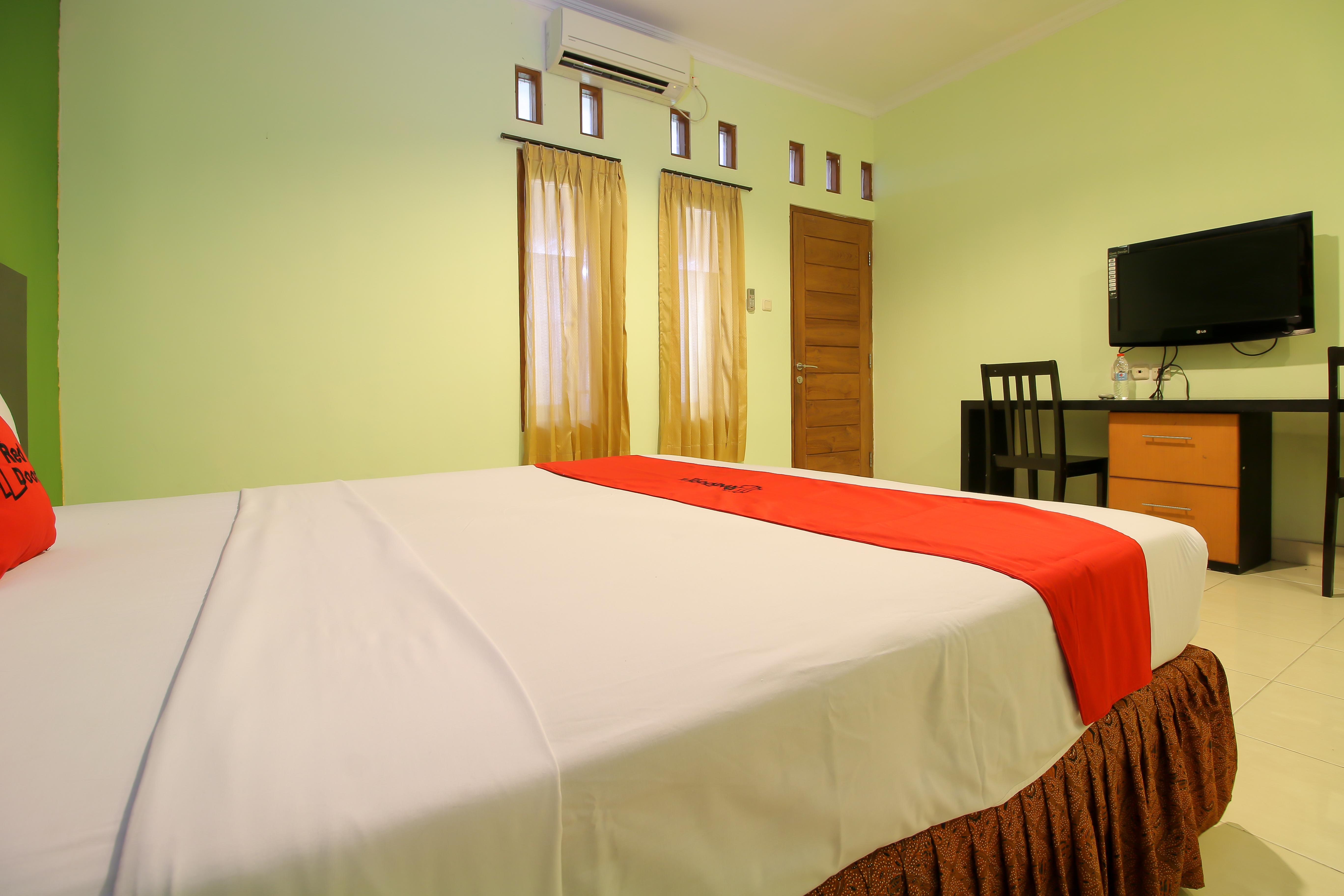 Reddoorz Plus @ Taman Siswa 2 Yogyakarta Exterior photo