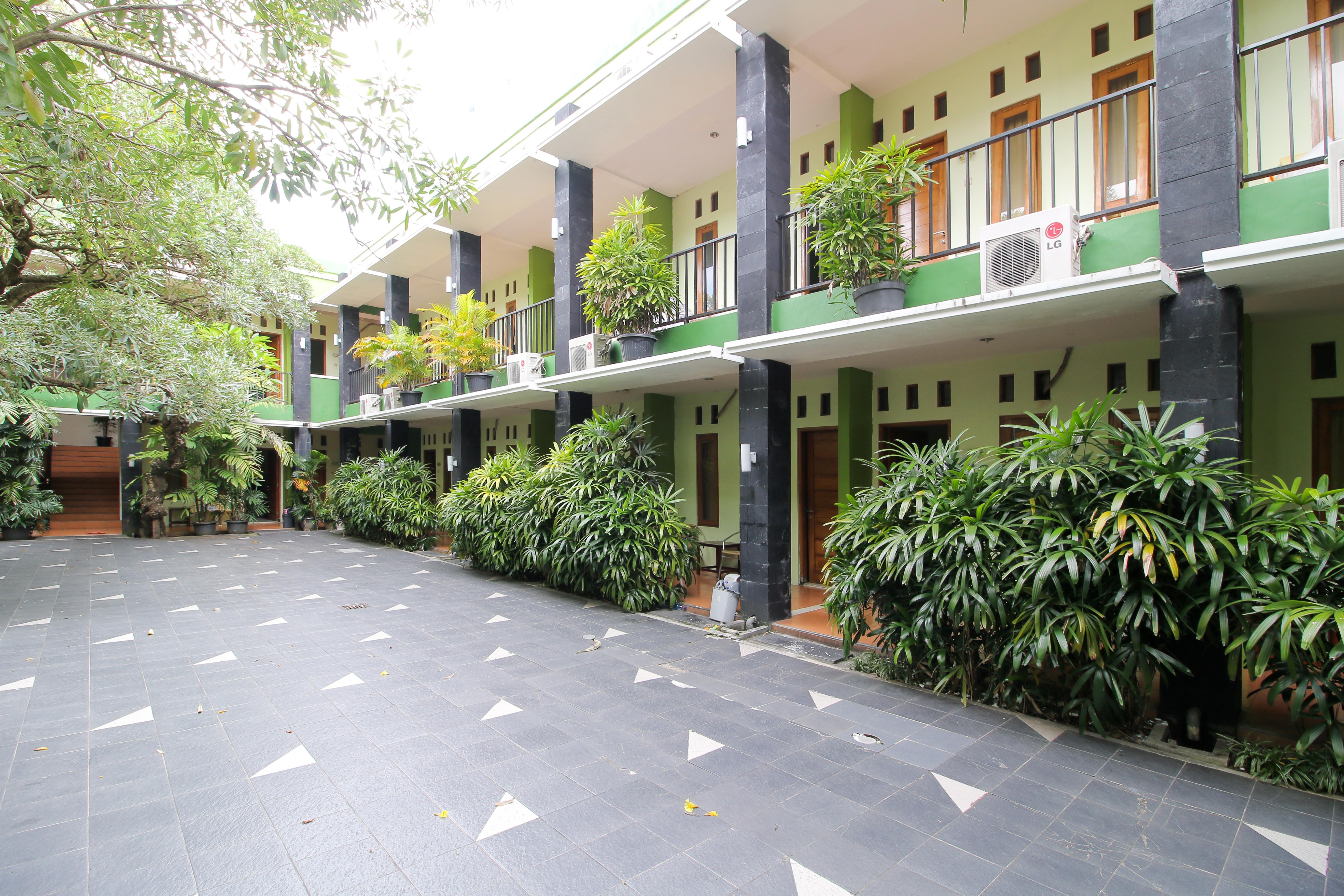 Reddoorz Plus @ Taman Siswa 2 Yogyakarta Exterior photo
